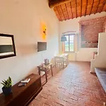 Podere Raffaello Apartment *