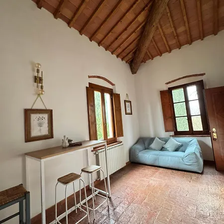 Podere Raffaello شقة