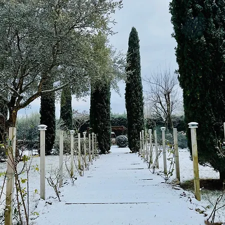 Podere Raffaello شقة *